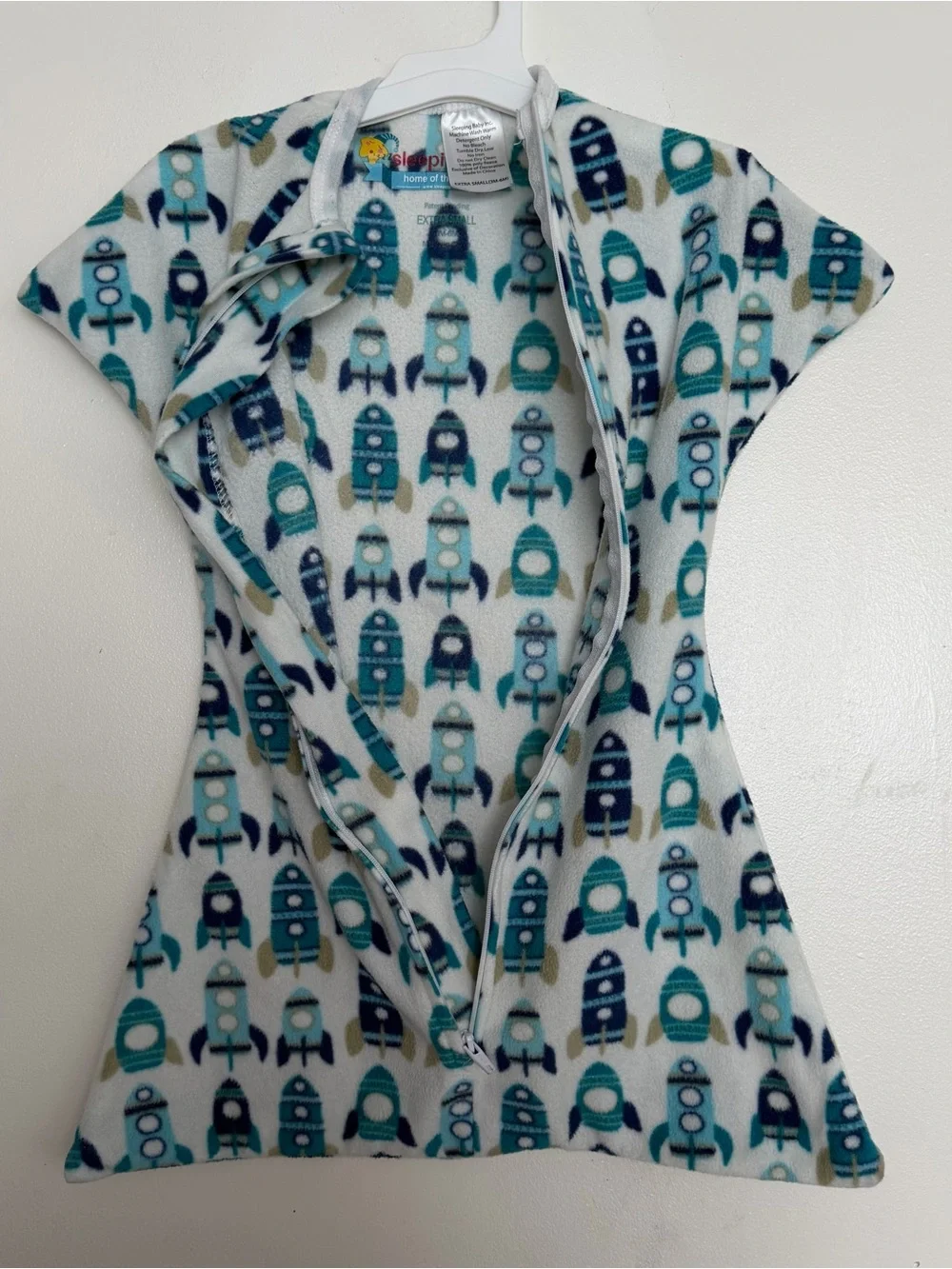 Sleeping Baby Zipadee Zip Fleece Swaddle Rockets Size XS 3-6M